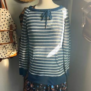 💖5/$25 Navy striped sweater w/ front pocket
